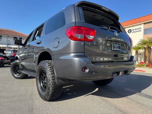 Used 2013 Toyota Sequoia SR5 image 6