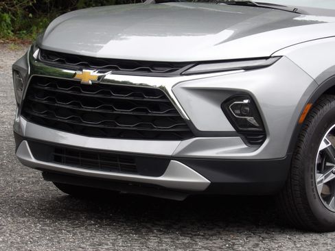 Used 2024 Chevrolet Blazer FWD LT w/ 2LT image 9