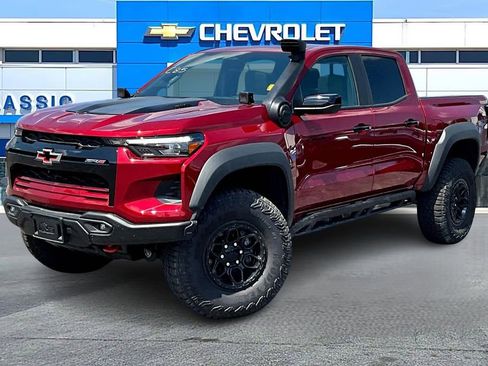 New 2025 Chevrolet Colorado ZR2 image 2