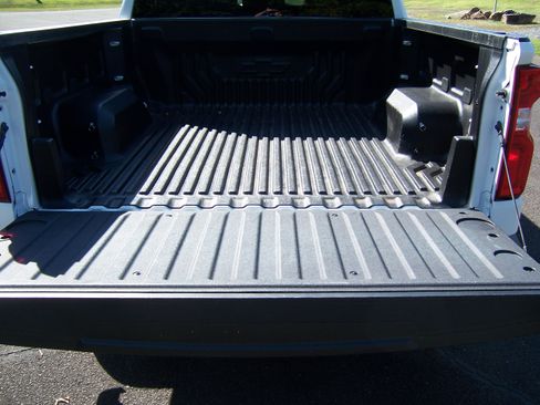 Used 2021 Chevrolet Silverado 1500 RST image 7