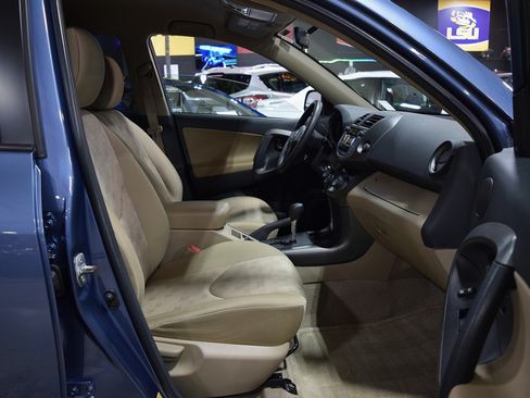 Used 2011 Toyota RAV4 FWD image 22