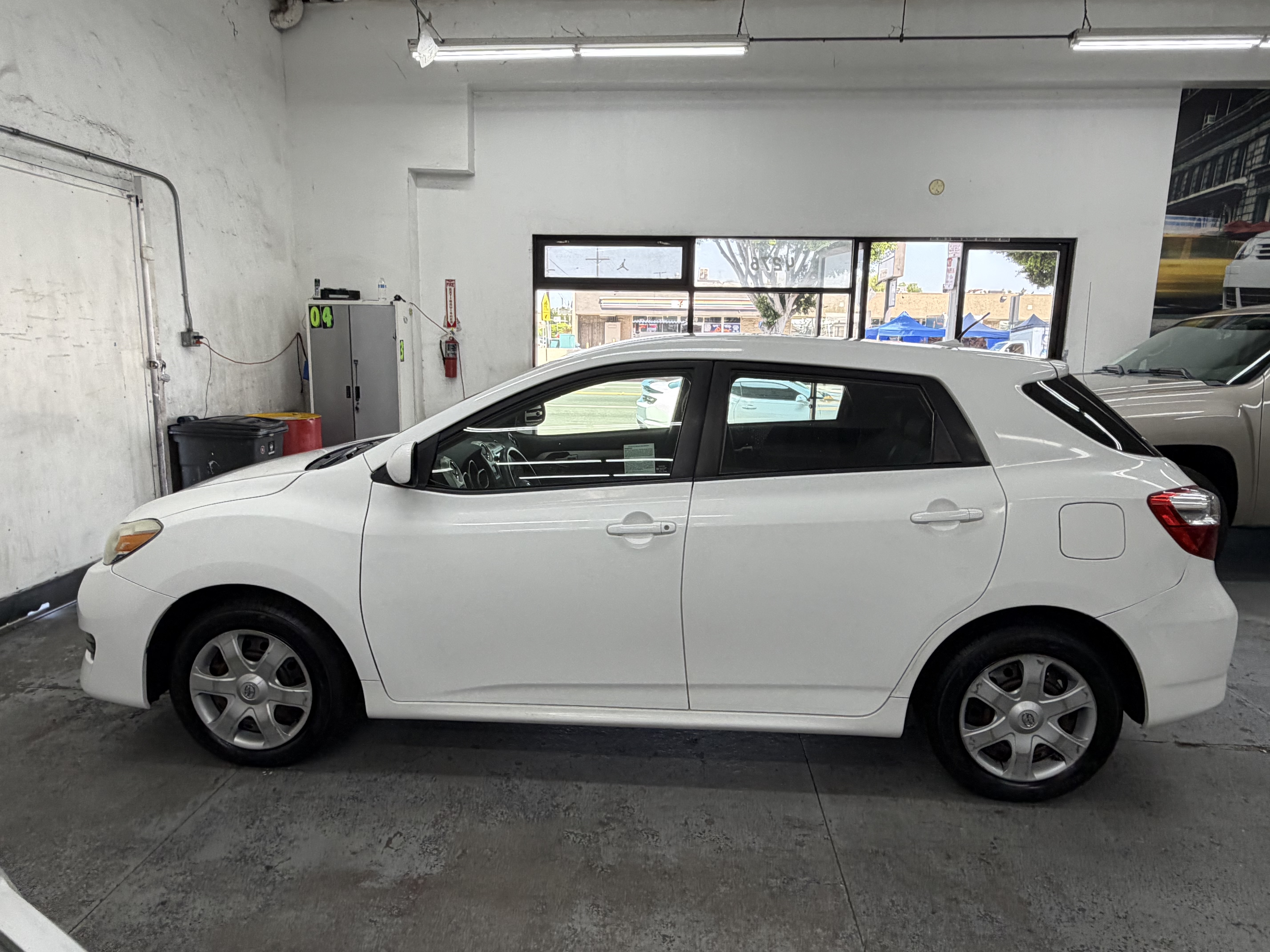 Used 2009 Toyota Matrix UNAVAIL FWD image 3