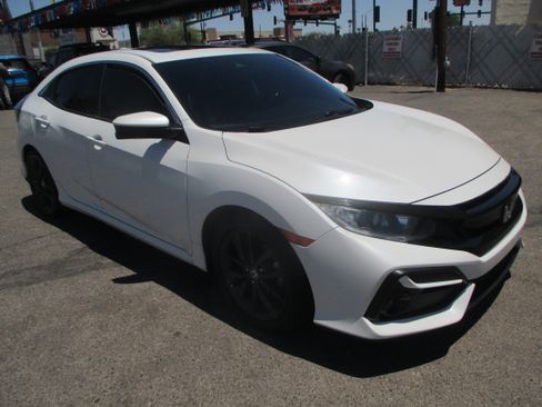 Used 2020 Honda Civic EX Hatchback image 16