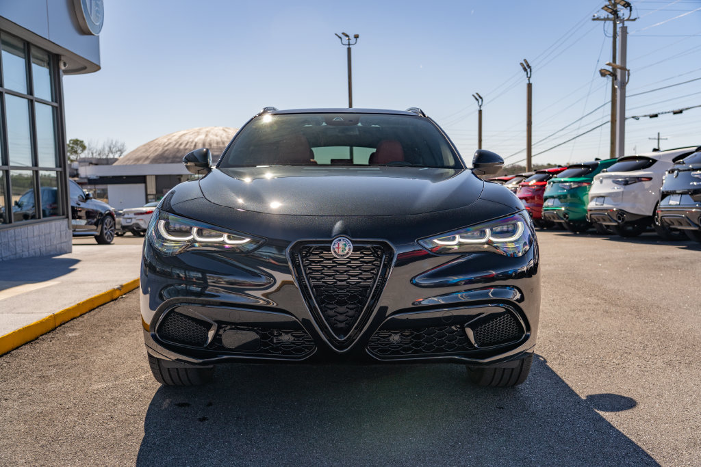 New 2025 Alfa Romeo Stelvio Sprint AWD/4WD image 12