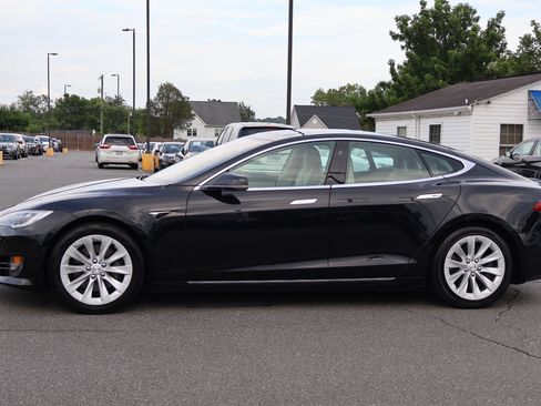Used 2017 Tesla Model S 75D image 4
