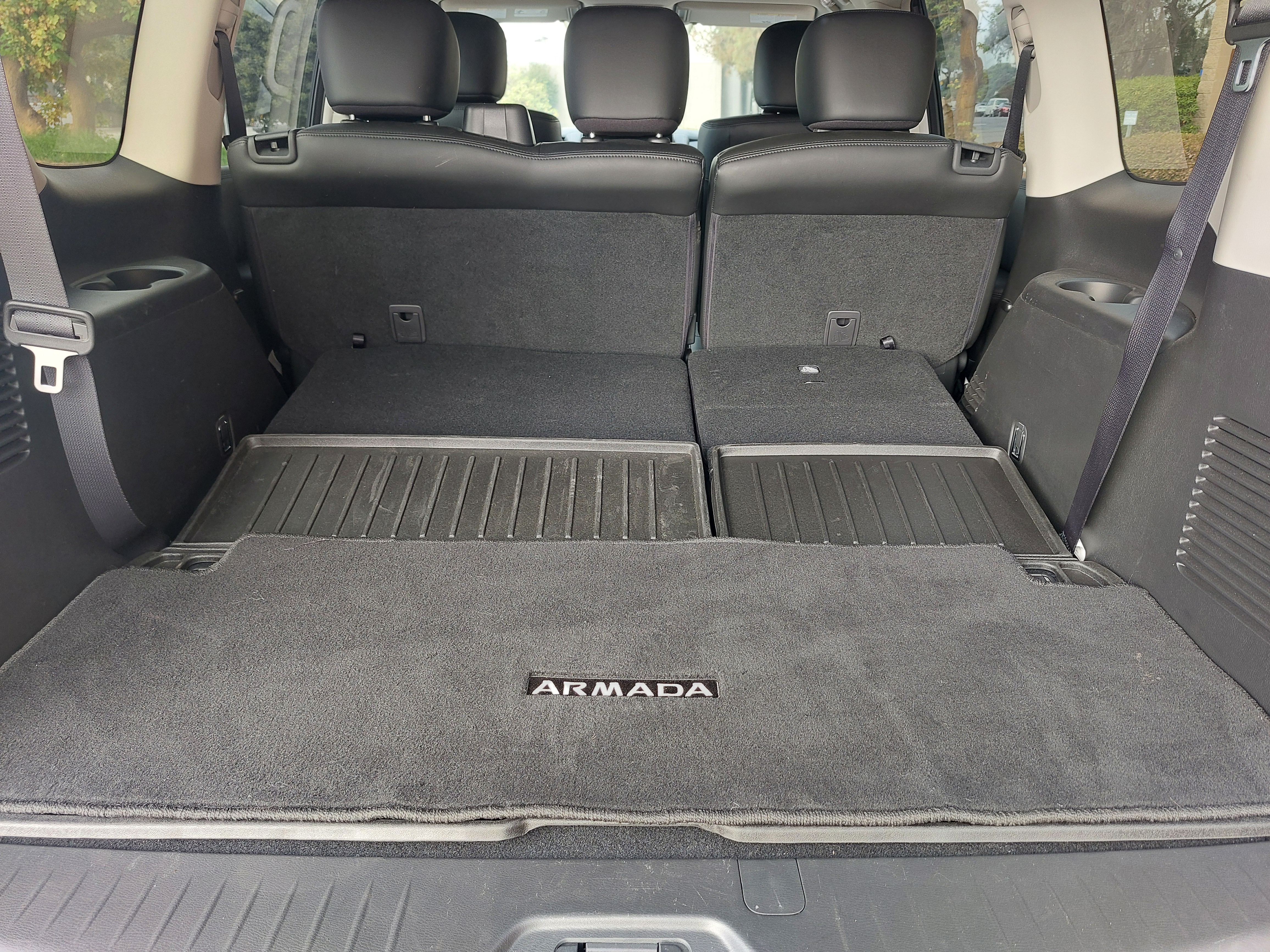 Used 2023 Nissan Armada 2WD SV image 30
