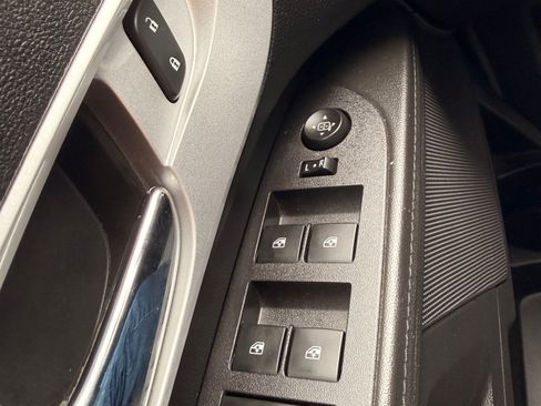 Used 2016 Chevrolet Equinox LT image 17