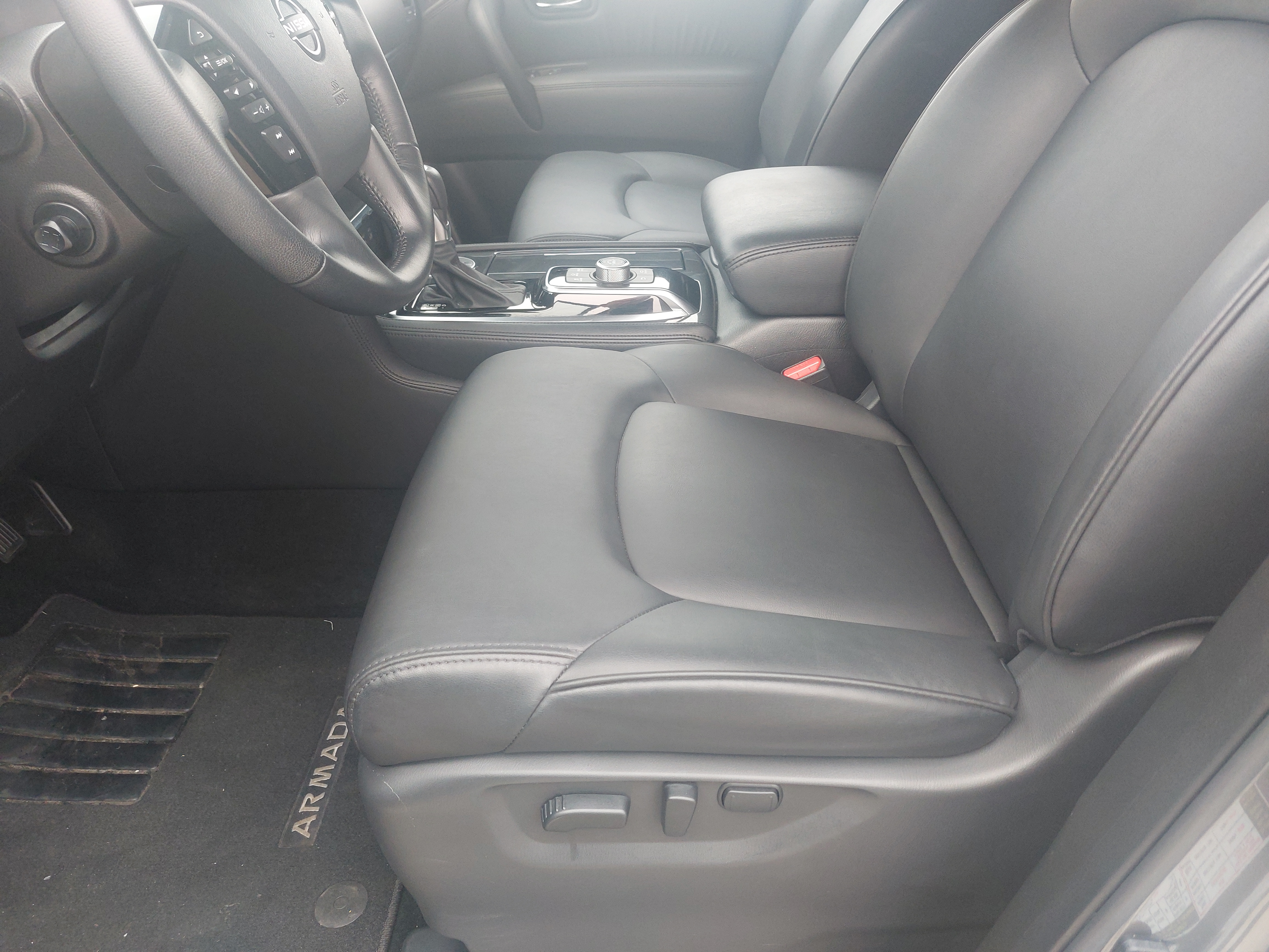 Used 2023 Nissan Armada 2WD SV image 25