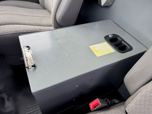 Used 2017 Chevrolet Express 3500 image 17