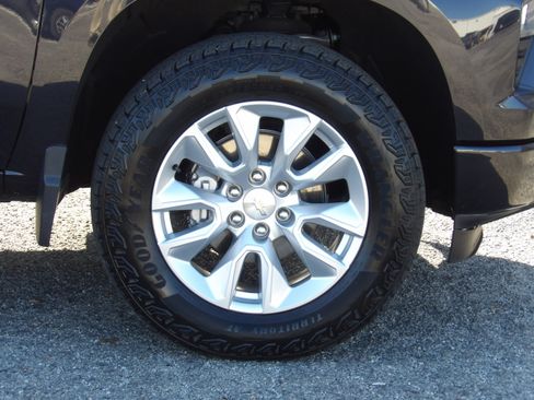 Used 2022 Chevrolet Silverado 1500 Custom image 8