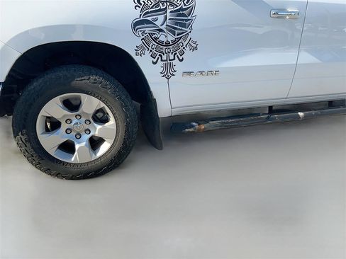 Used 2020 RAM 1500 SLT image 27