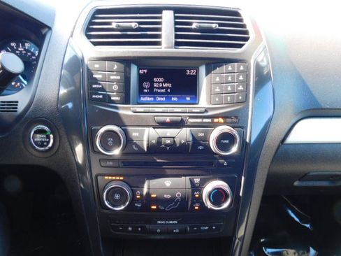Used 2017 Ford Explorer XLT image 16