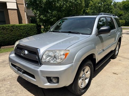 Used 2007 Toyota 4Runner 4WD SR5 image 4