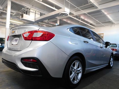 Used 2016 Chevrolet Cruze LT image 6