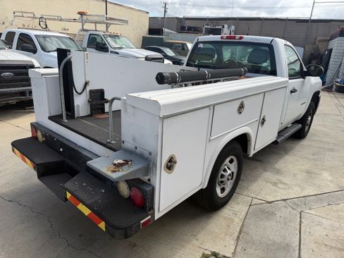 Used 2011 Chevrolet Silverado 2500 2WD Regular Cab image 7