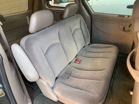 Used 2002 Dodge Caravan SE FWD image 11