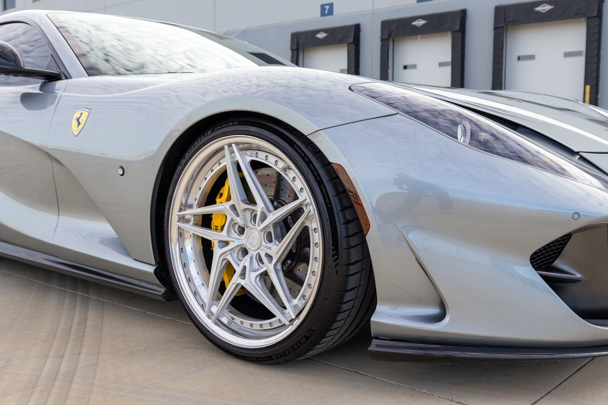 Used 2018 Ferrari 812 Superfast RWD image 20