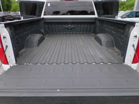 Used 2020 Chevrolet Silverado 2500 4x4 Crew Cab Custom image 17