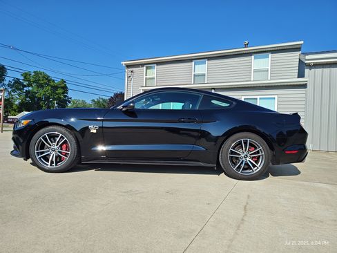 Used 2016 Ford Mustang GT image 19