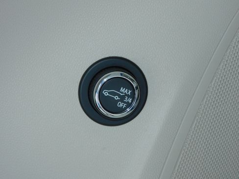 Used 2023 Buick Envision FWD Avenir image 19