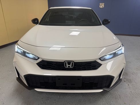 Used 2025 Honda Civic image 1