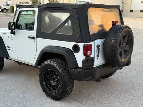 Used 2015 Jeep Wrangler Sport AWD/4WD image 36