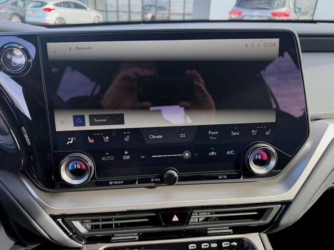 Used 2025 Lexus TX 500h image 24