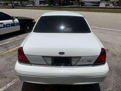 Used 2010 Ford Crown Victoria Police Interceptor RWD image 7