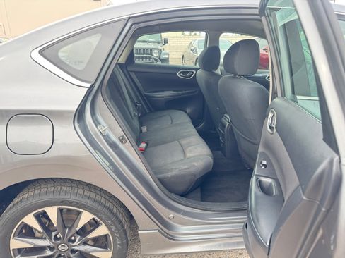 Used 2019 Nissan Sentra SR image 19