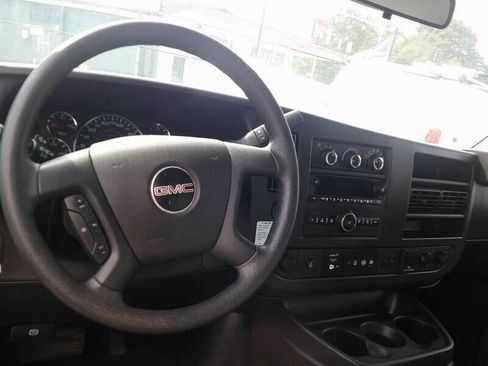 Used 2020 GMC Savana 3500 image 11