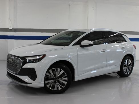 Used 2023 Audi Q4 e-tron Premium Plus image 1
