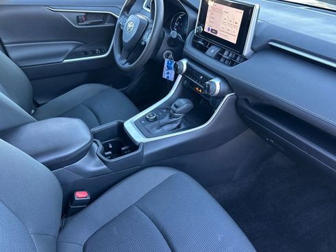 Used 2023 Toyota RAV4 LE image 18
