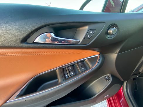 Used 2017 Chevrolet Cruze Premier image 14