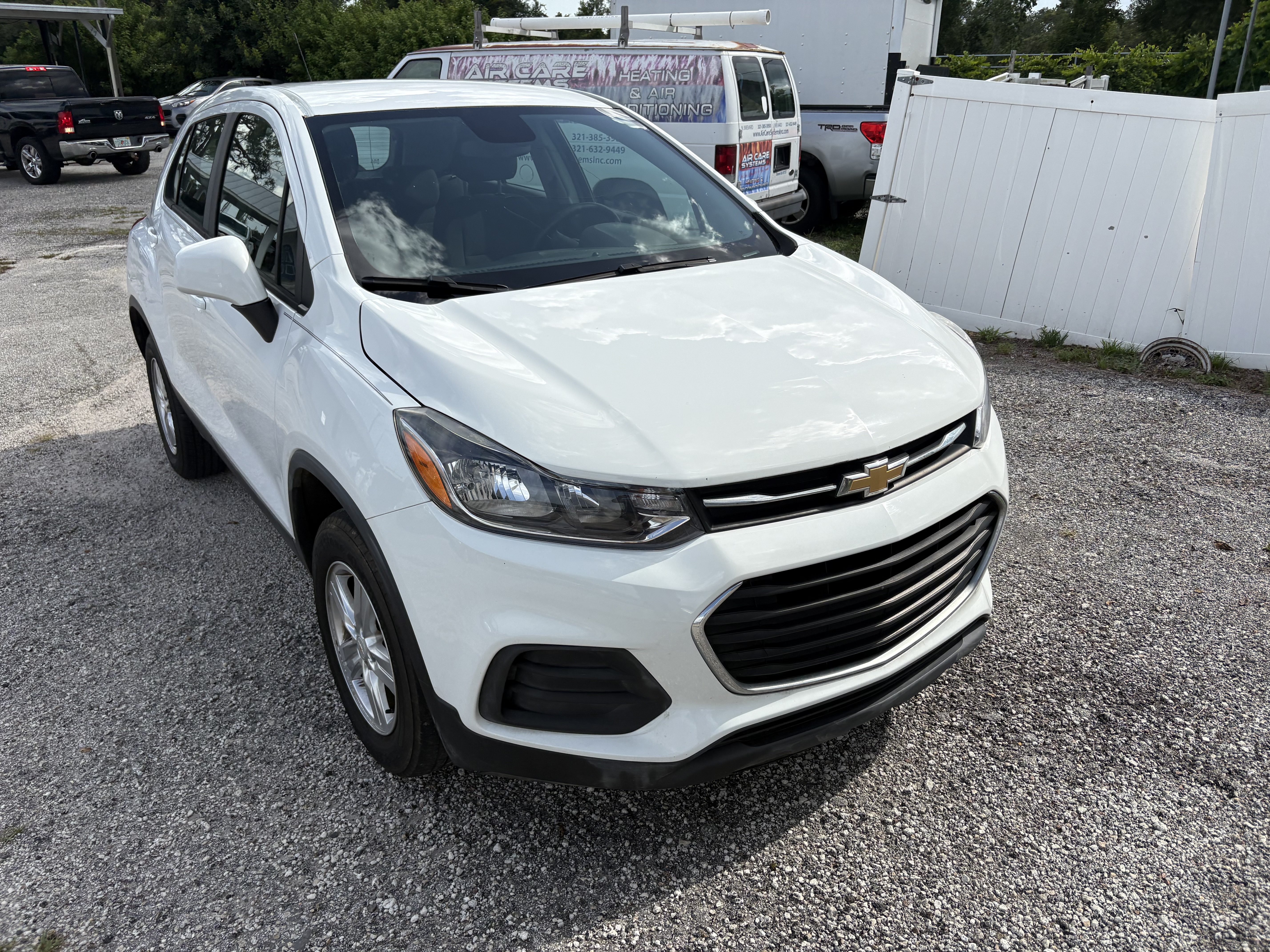 Used 2018 Chevrolet Trax AWD LS image 2