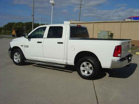 Used 2018 RAM 1500 Express image 3