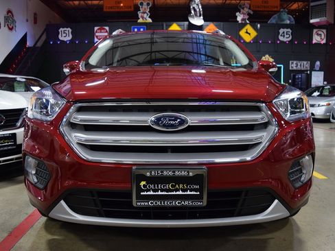 Used 2017 Ford Escape Titanium image 9