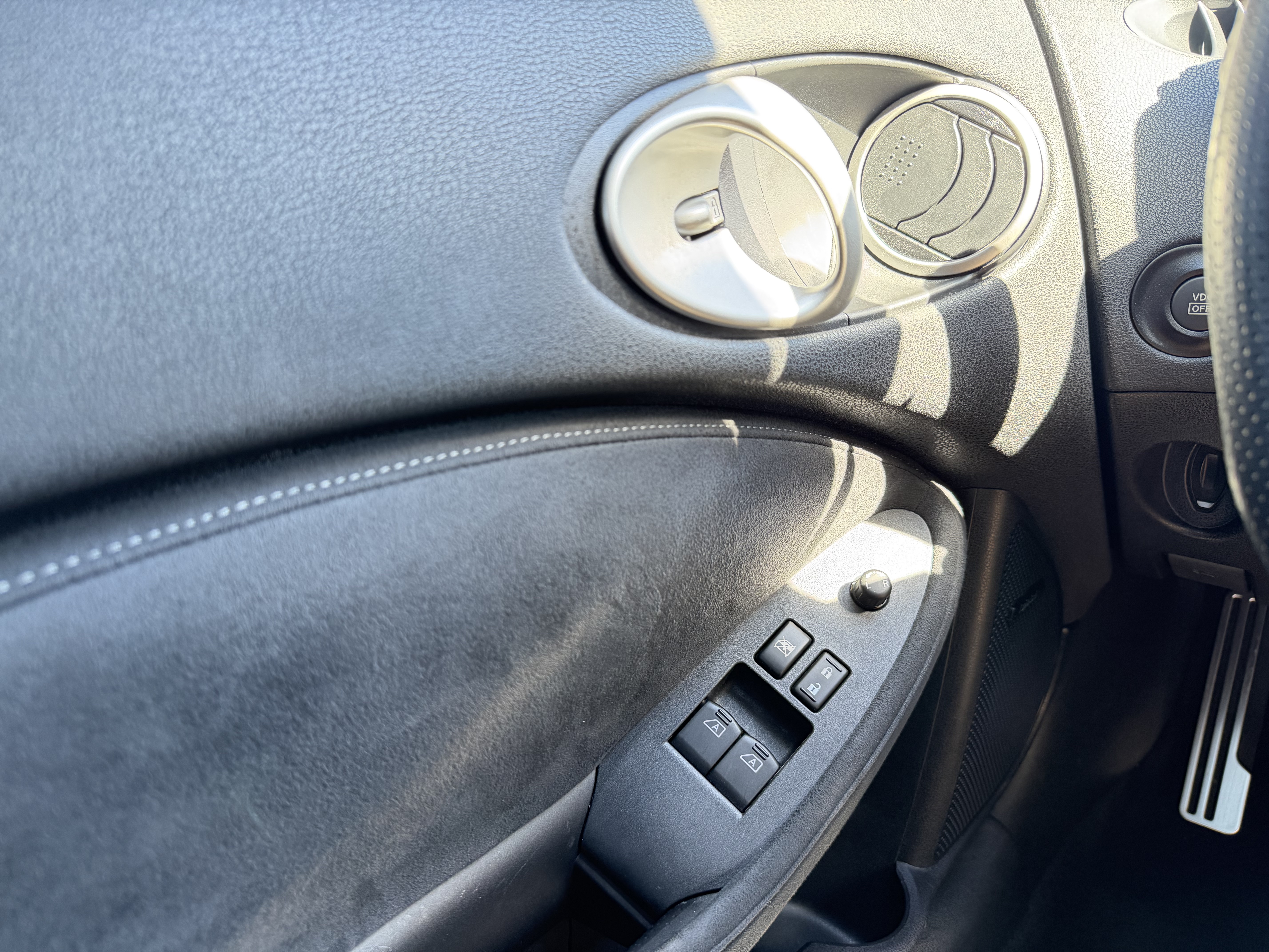 Used 2009 Nissan 370Z Coupe RWD image 13