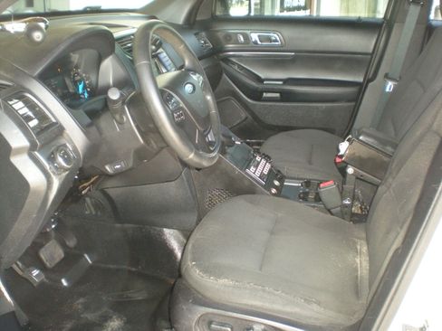 Used 2016 Ford Explorer 4WD Police Interceptor image 4