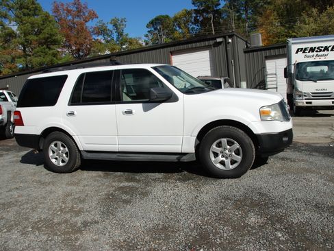 Used 2010 Ford Expedition XLT image 10