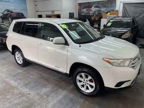Used 2012 Toyota Highlander Sport image 9