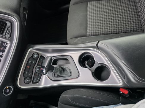 Used 2019 Dodge Challenger SXT image 14