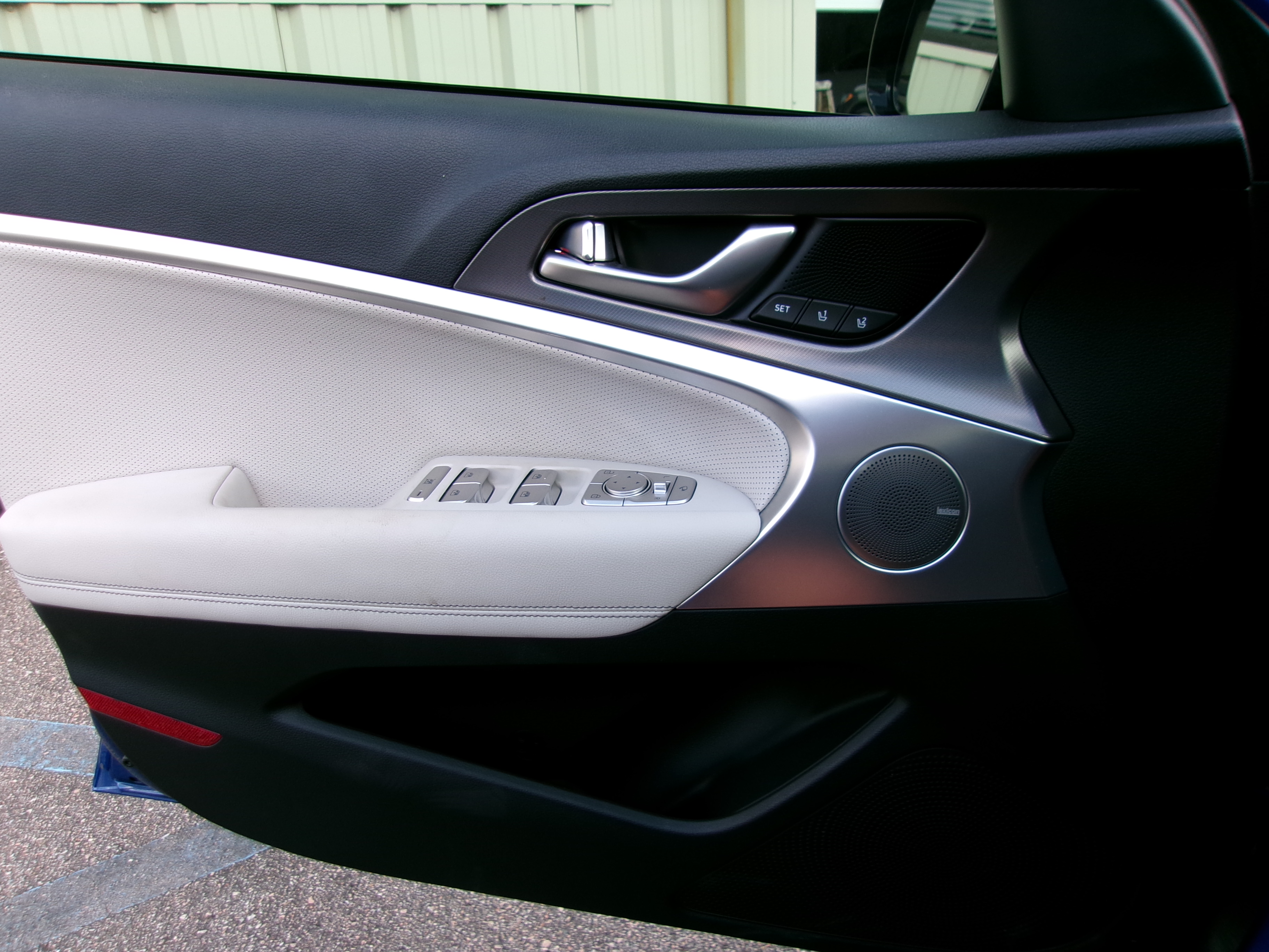 Used 2024 Genesis G70 2.5T Prestige RWD image 9
