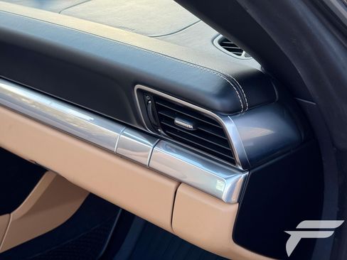 Used 2019 Porsche 911 Targa 4S image 18