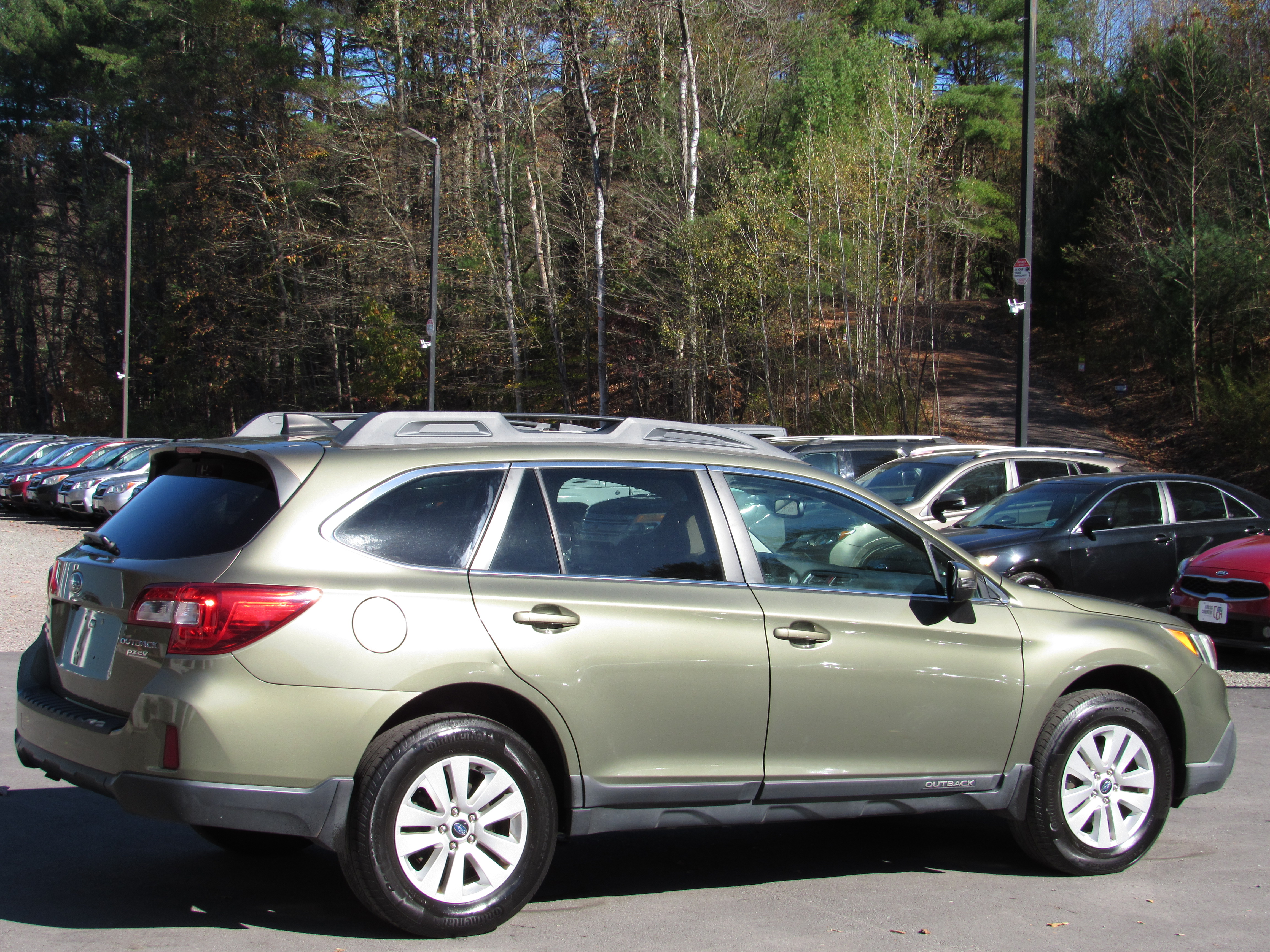 Used 2016 Subaru Outback 2.5i Premium AWD/4WD image 10