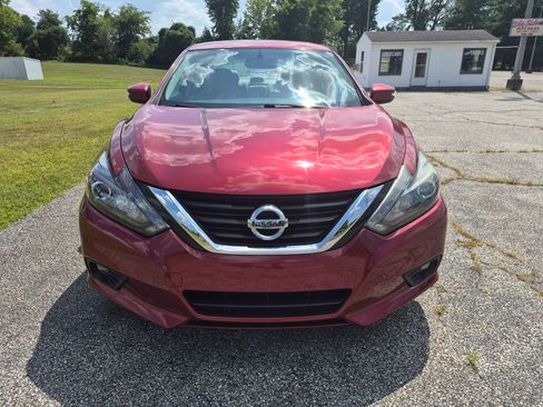 Used 2016 Nissan Altima Sedan w/ SL Pkg FWD image 2