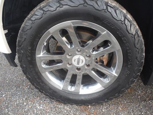 Used 2013 Nissan Titan SL image 21