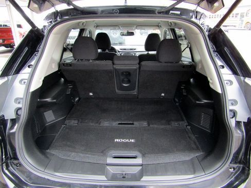 Used 2016 Nissan Rogue SV image 15