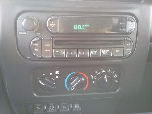 Used 2006 Jeep Wrangler SE AWD/4WD image 18