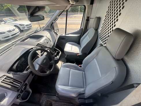 Used 2017 Ford Transit 250 148 Medium Roof RWD image 18