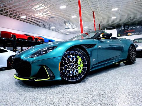 Used 2023 Aston Martin DBS image 4